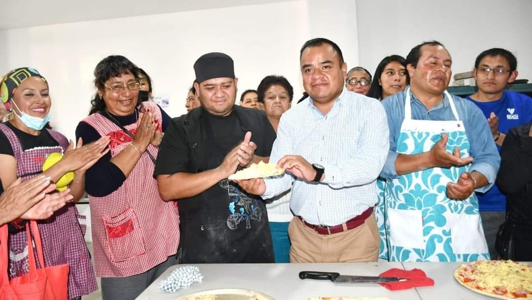 Desarrolla con éxito el gobierno de Apetatitlán el taller de cocina tradicional, nutritiva, creativa y repostería